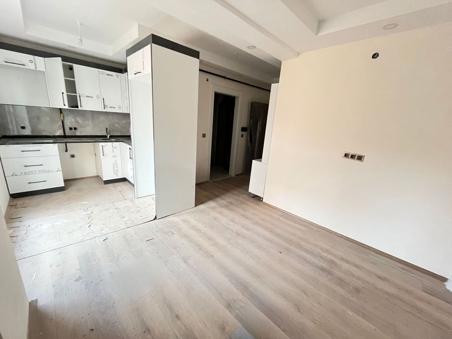 BAHÇELİ'DE ÇARŞIYA YÜRÜME MESAFESİNDE, SIFIR 1+1 FIRSAT DAİRE