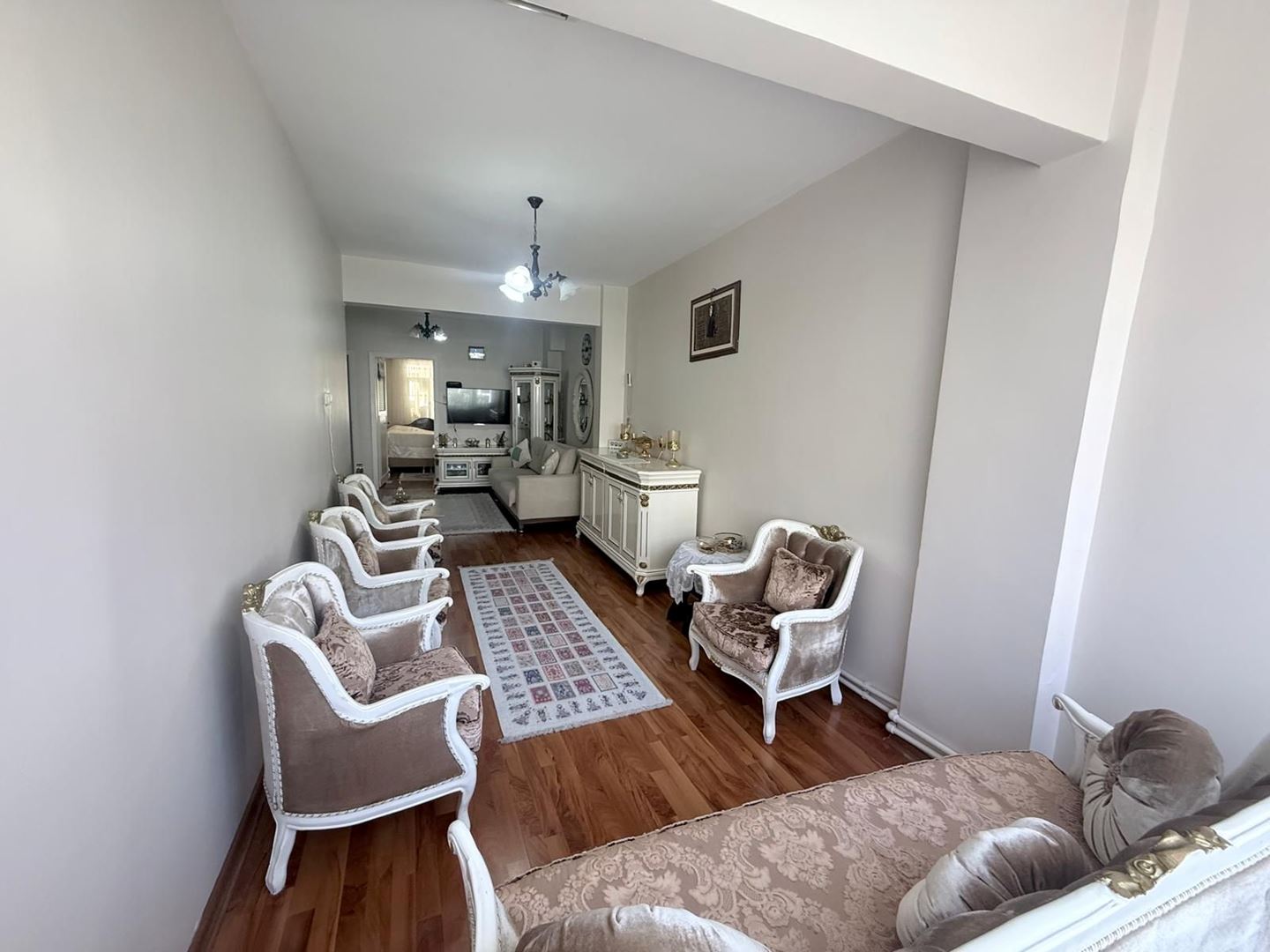 EYÜPSULTAN DÜĞMECİLER MAHALLESİNDE SATILIK 2+1 DAİRE
