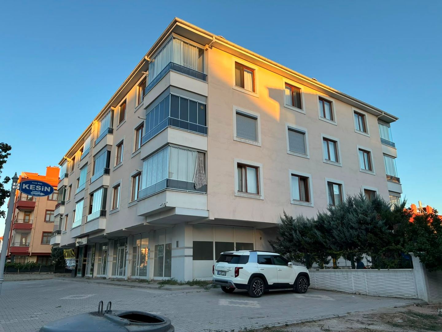 Karatay Fetih Caddesi Üniversiteye Yakın 3+1 Arakat Satılık Daire