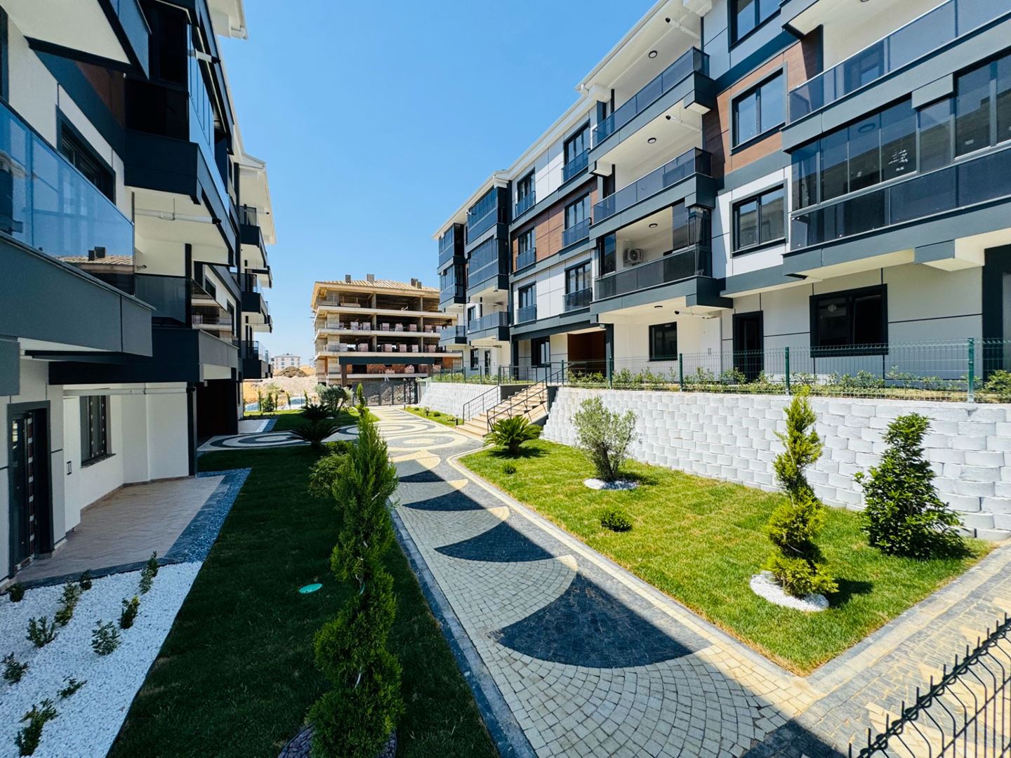 LÜLEBURGAZ ZAFER MAHALLESİ SATILIK 2+0 AMERİKAN MUTFAK DAİRE
