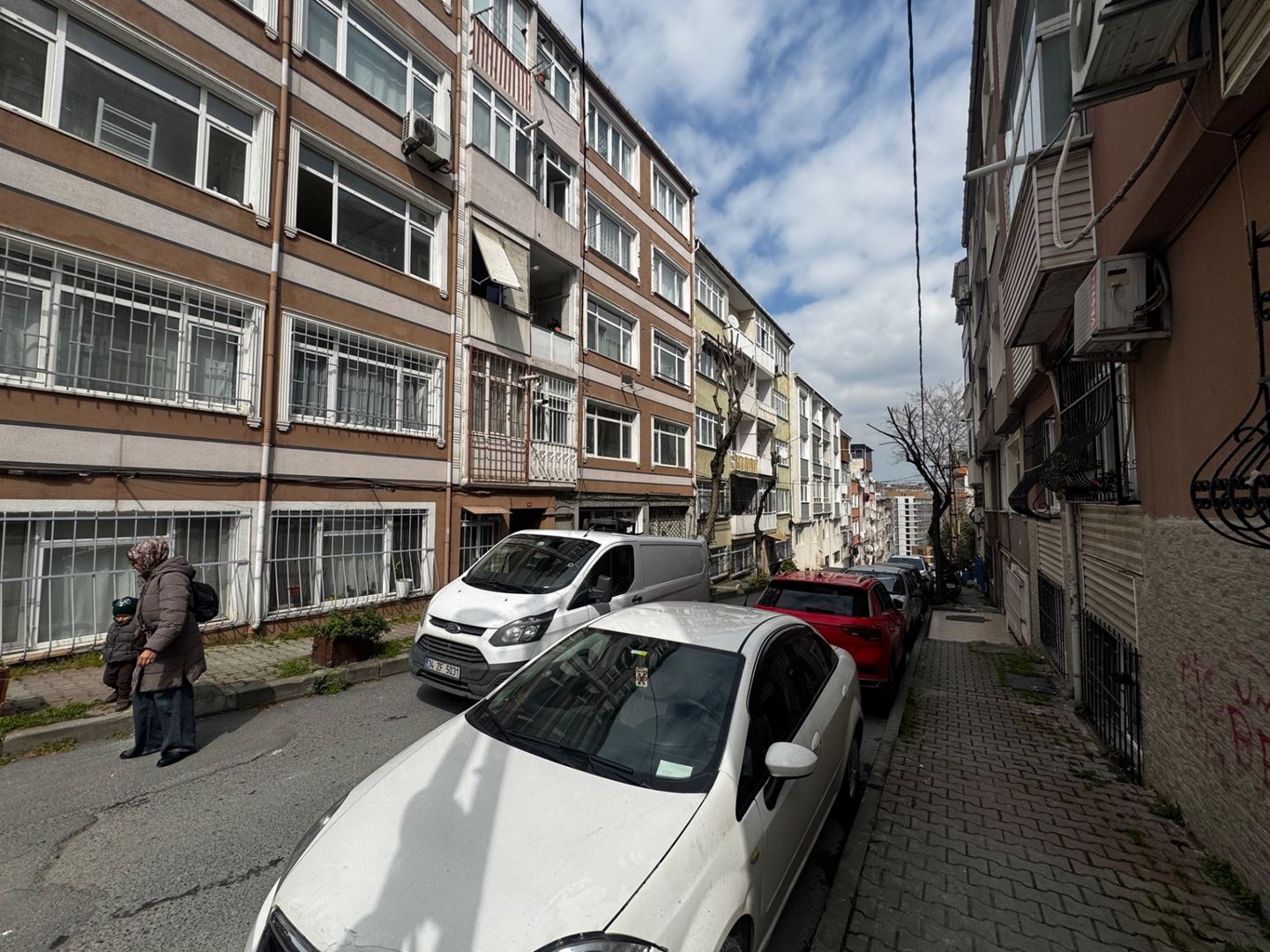 Rami Yeni Mahalle'de Toplu Taşımaya Yakın, 2+1 Satılık Daire