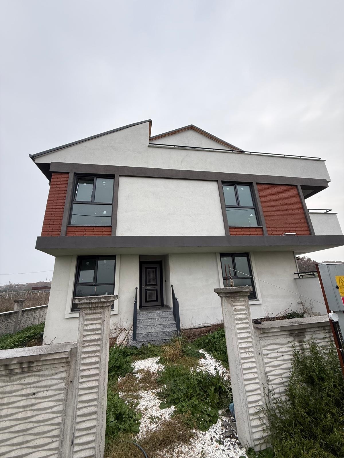 BALIKESIR GONEN AUOA BOLGESINDE SIFIR 5+1 LUKS VILLA